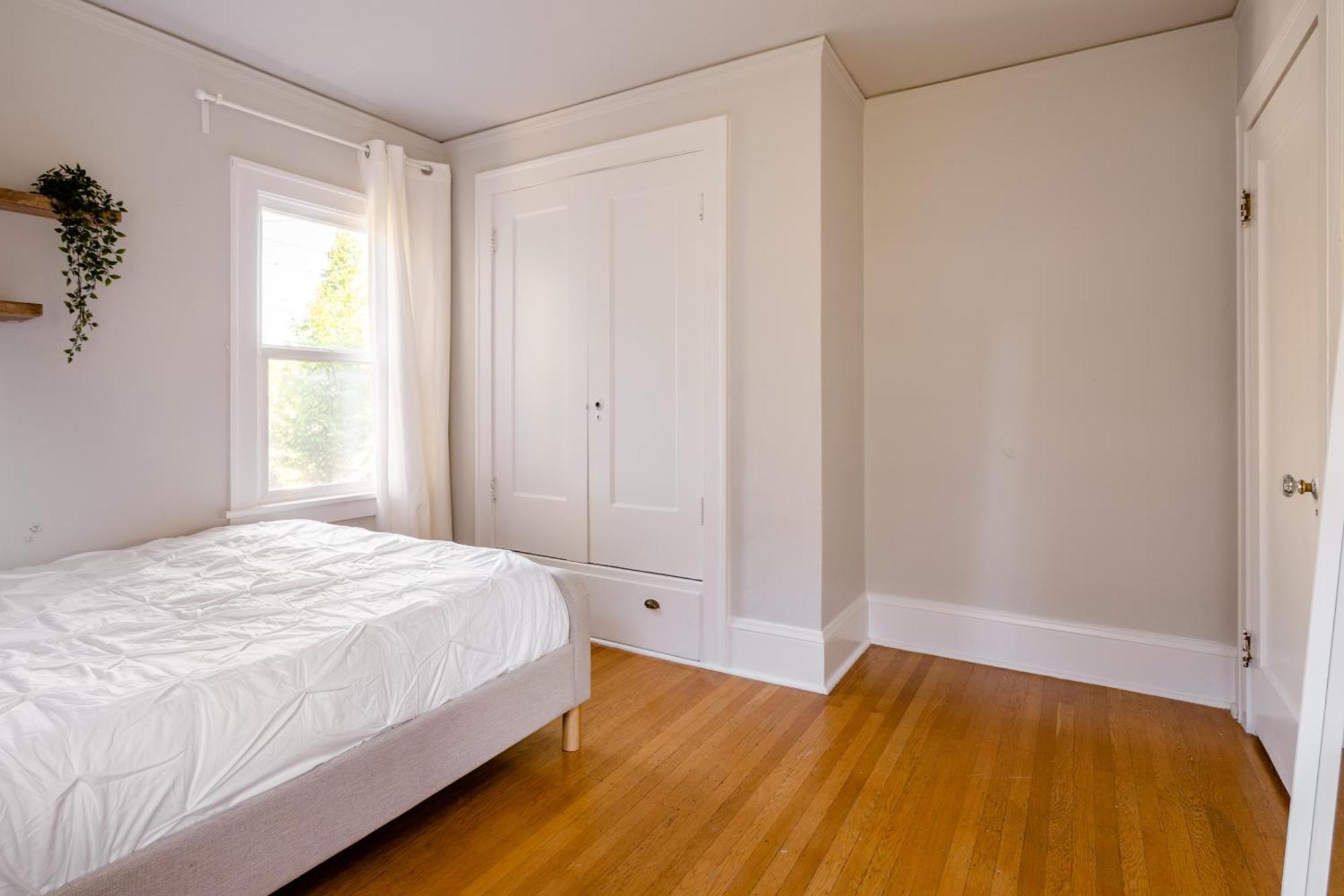 Collection- Trendy 4br 2ba In Alberta Arts District!