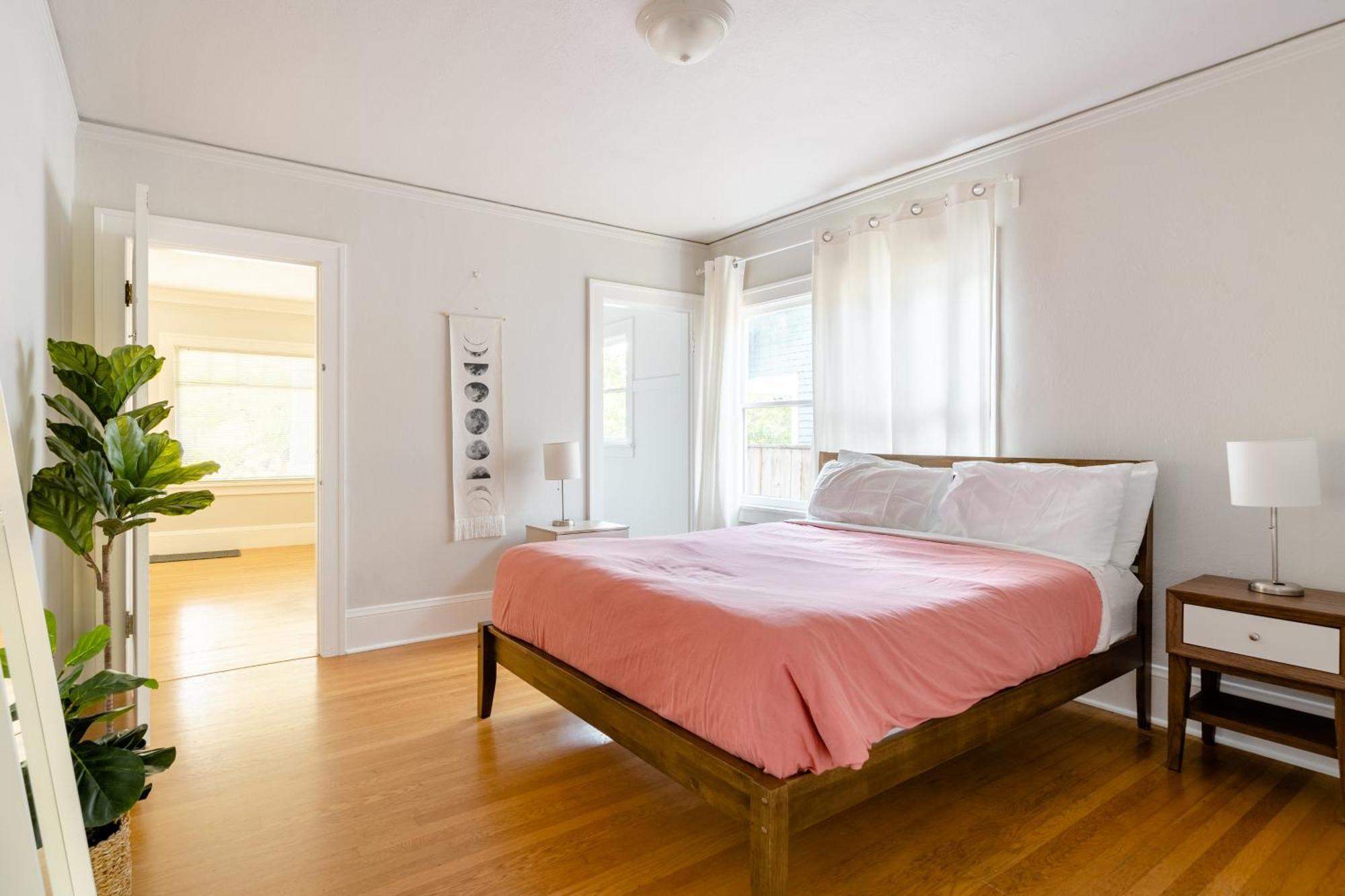 Collection- Trendy 4br 2ba In Alberta Arts District! Portland