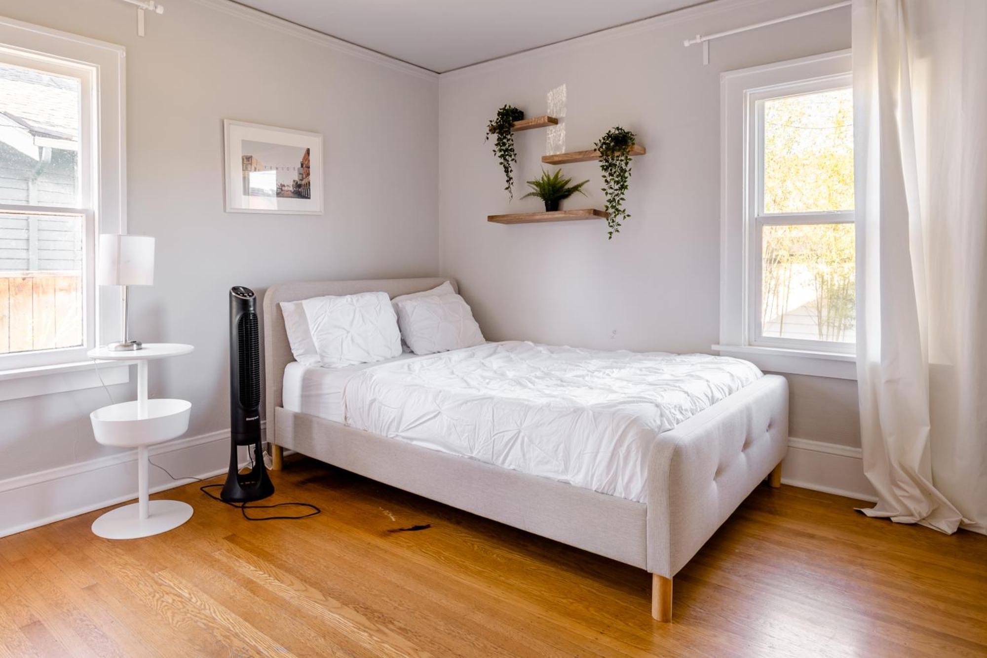 Collection- Trendy 4br 2ba In Alberta Arts District!